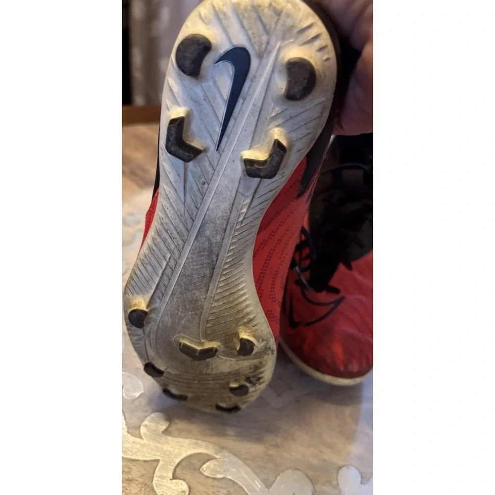 Nike Phantom GX Elite Cleats Size‎ 4 Youth